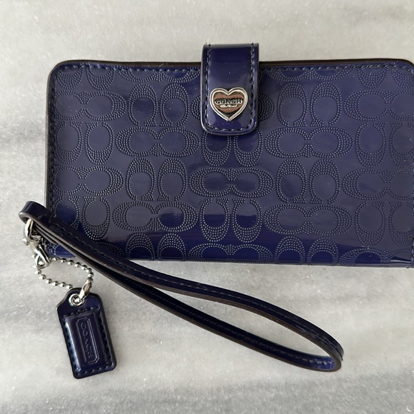 Coach Purple Patent Leather Wristlet Wallet - Picture 2 of 6